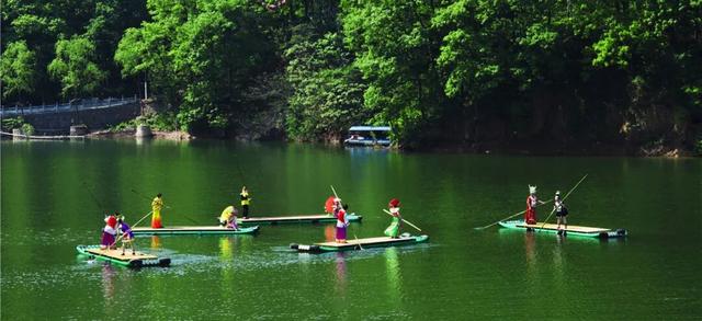 u=321040409,290010055&fm=30&app=106&f=JPEG